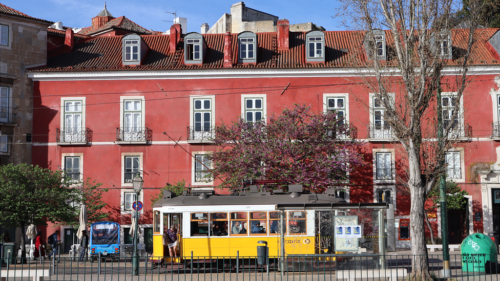 Un edificio de viviendas en el barrio lisboeta de Alfama.