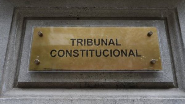 Cartel del Tribunal Constitucional.