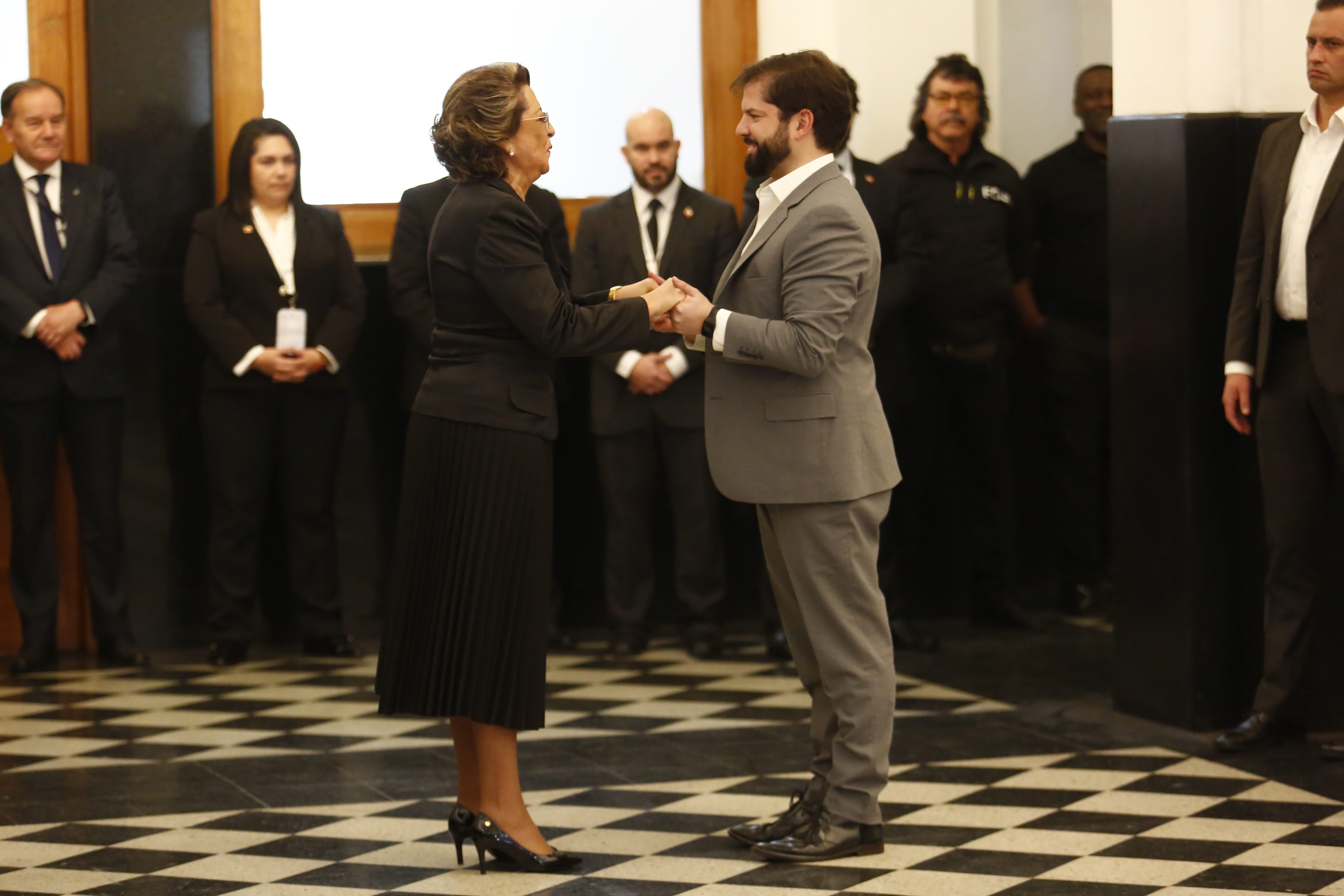 Presidente Gabriel Boric llega ante el Tricel.