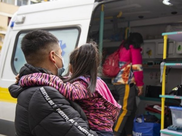 Virus Sincicial. Padre e hija. Adulto y niña.