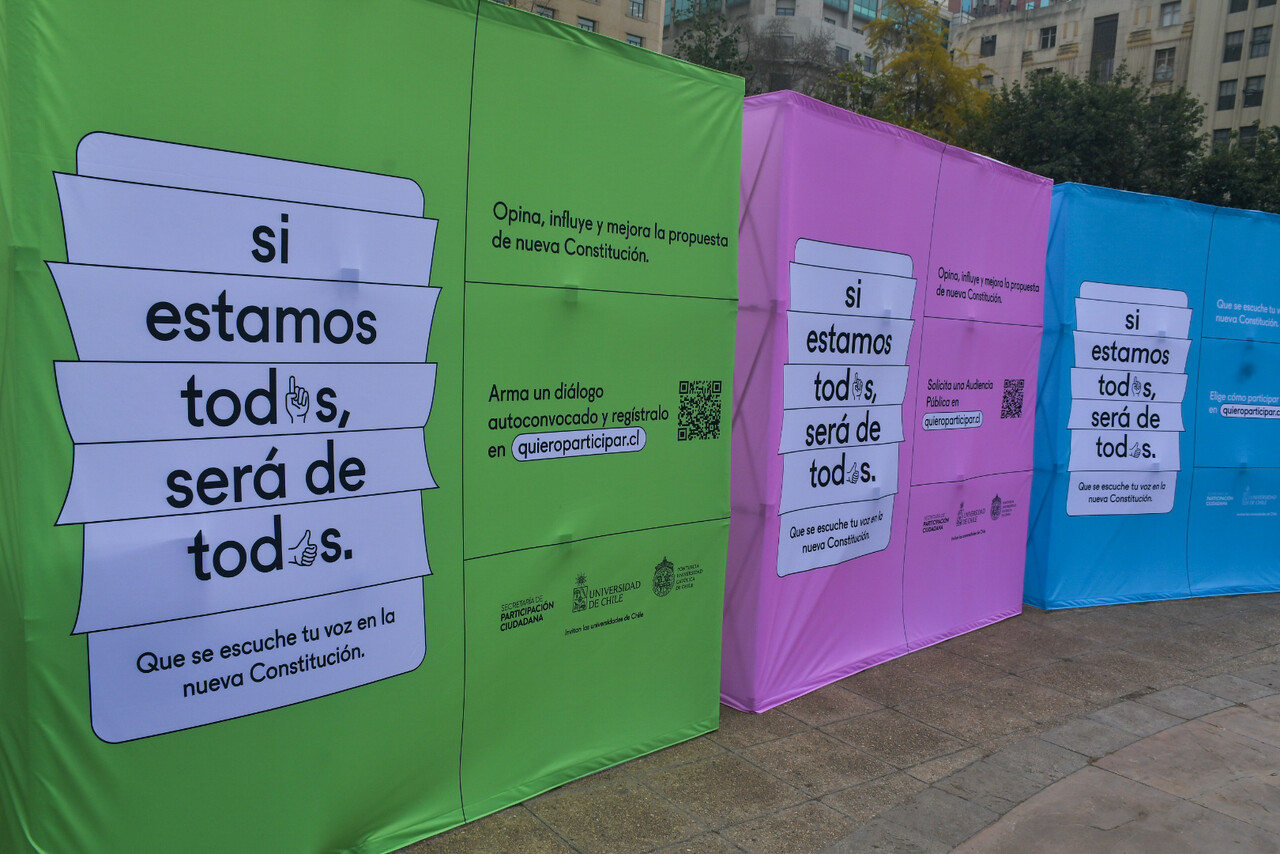 Carteles con información sobre los mecanismos de participación popular