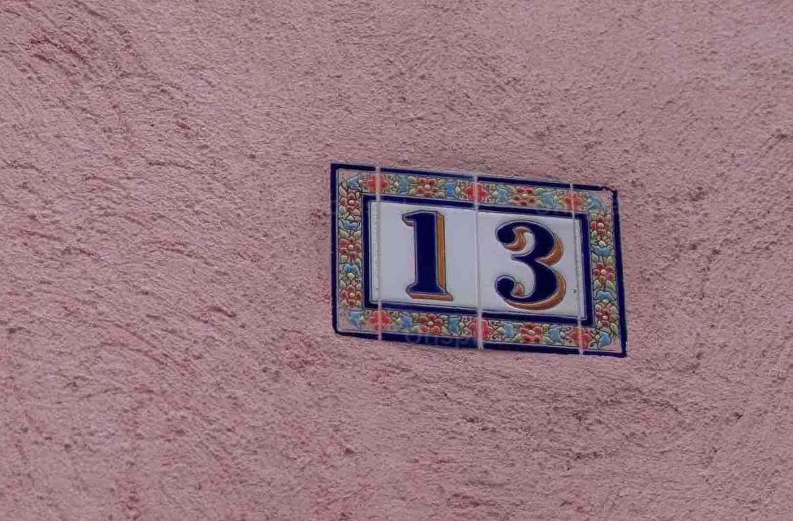 Número 13. Martes 13