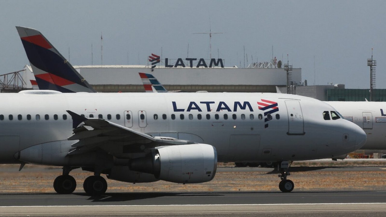 Avión de aerolínea LATAM Airlines