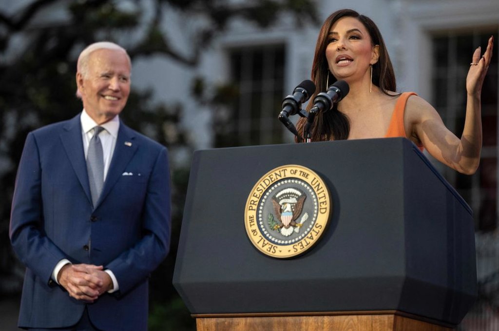 Joe Biden y Eva Longoria en la proyección de 'Flamin' Hot' la Casa Blanca