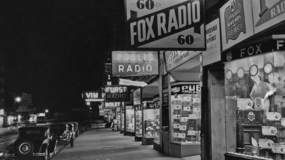 Aunque había distintos tipos de negocios, Radio Row tenía una concentración inusual de tiendas que vendían radios y otros electrodomésticos.