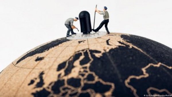 Representación del eje de la tierra.