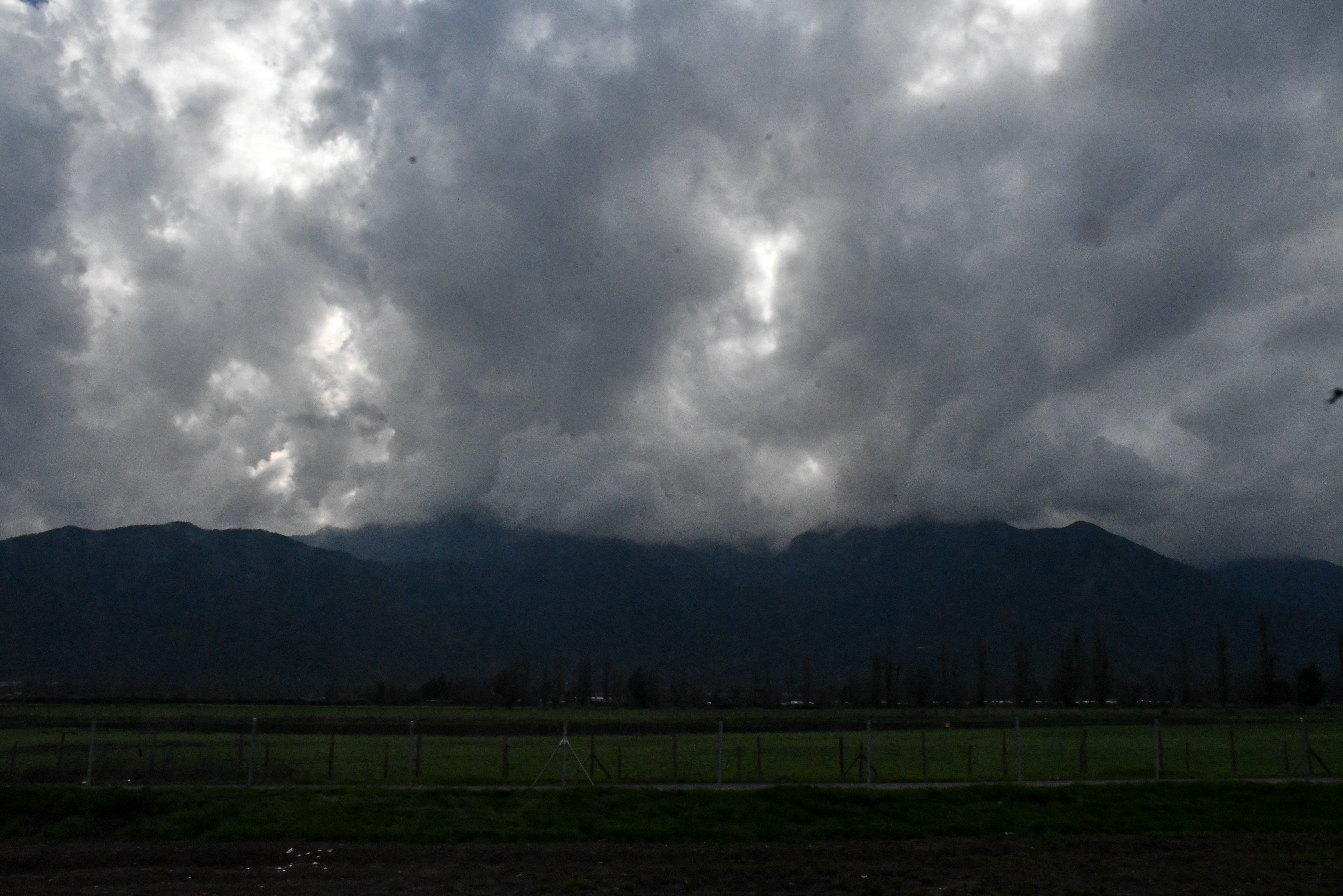 Río atmosférico, cordillera nublada.