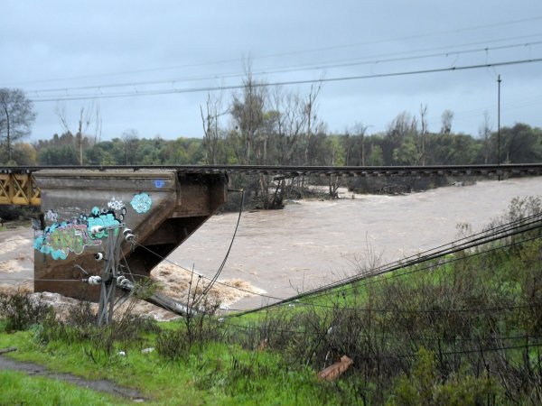 Puente de Ruta 5 Sur y puente ferroviario Lircay.