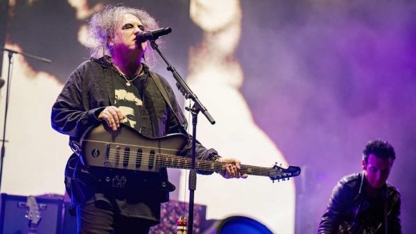 The Cure en el escenario.