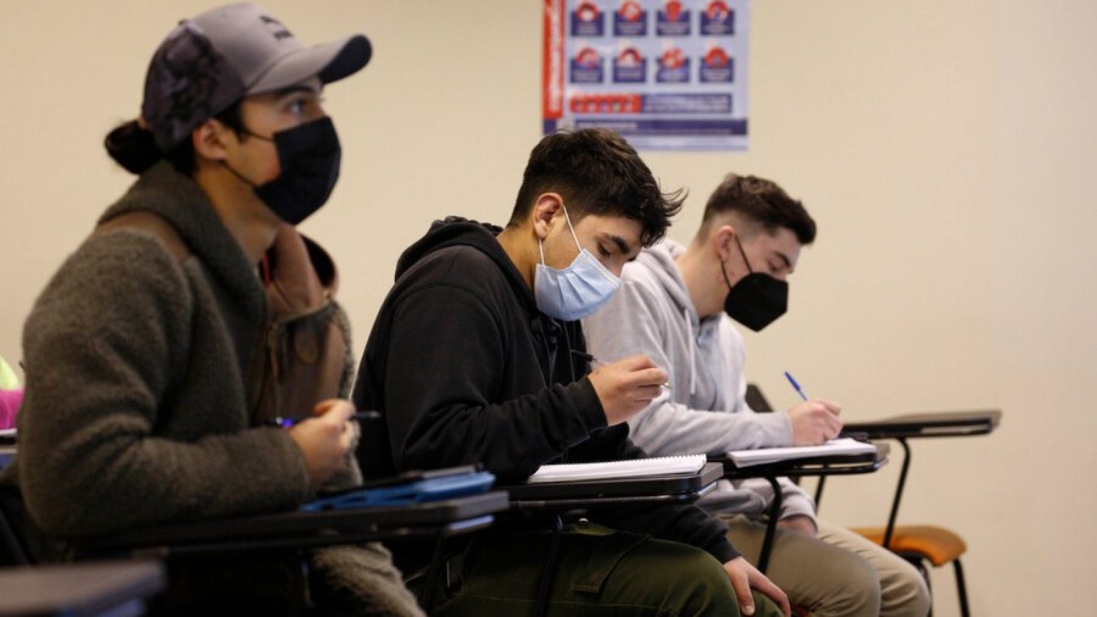 Estudiantes de educación superior.