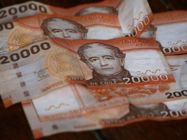 Billetes de 20 mil pesos.