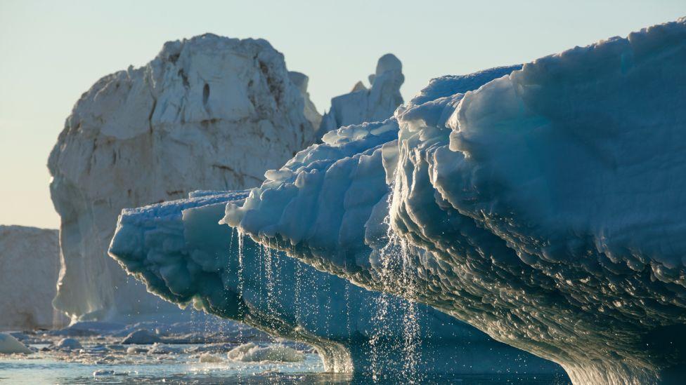 Bloque de hielo derritiéndose