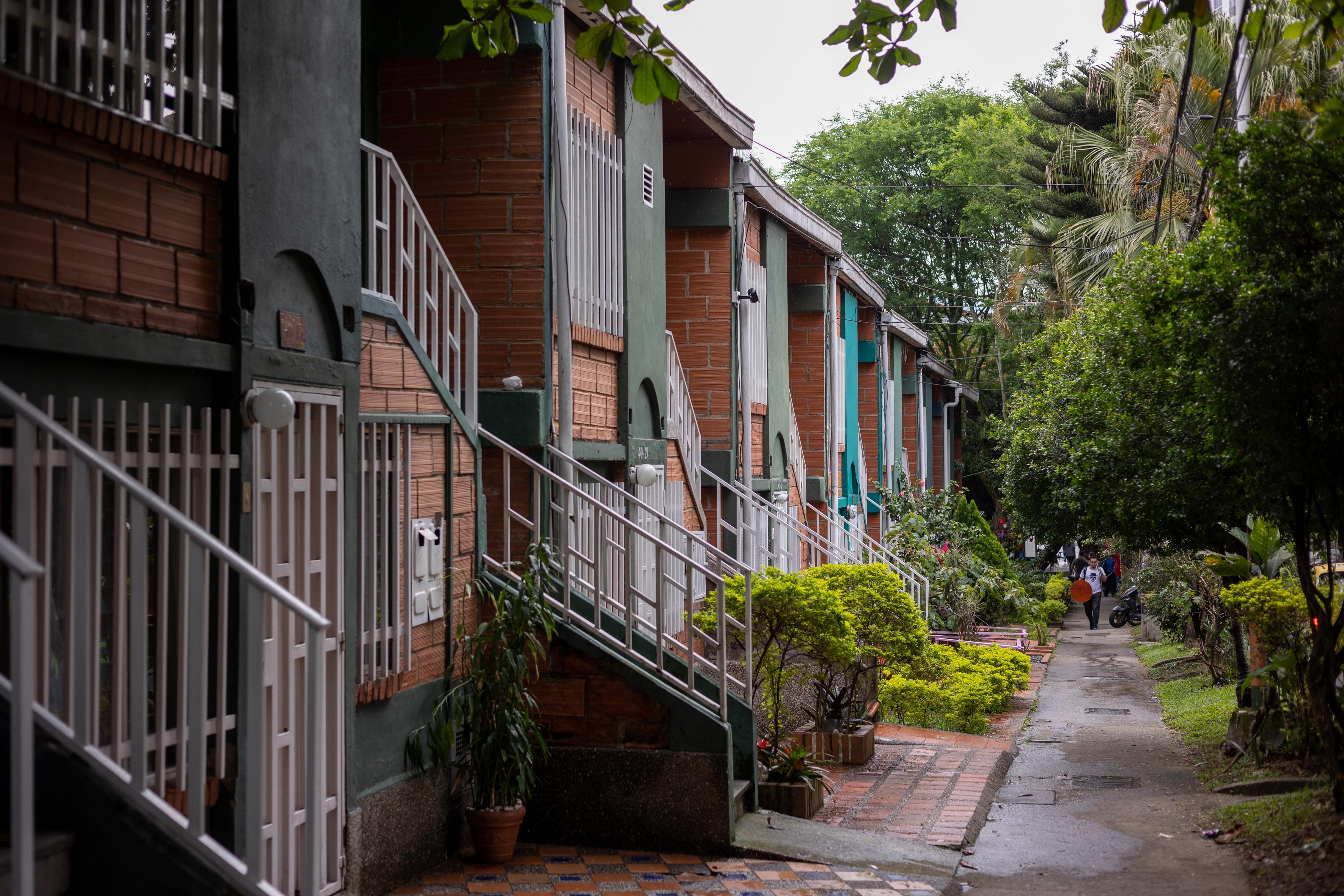 Calle de un barrio popular en Envigado