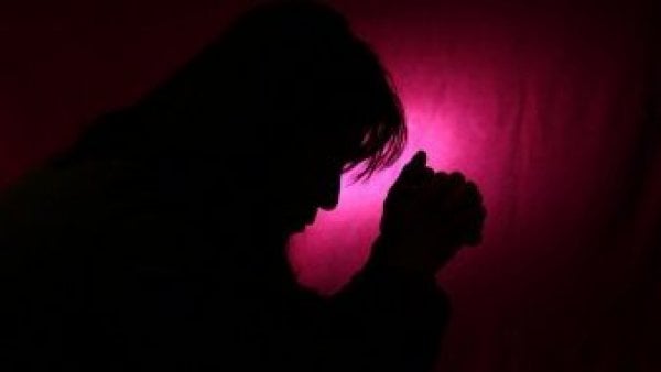 Representación sobre qué es love bombing.