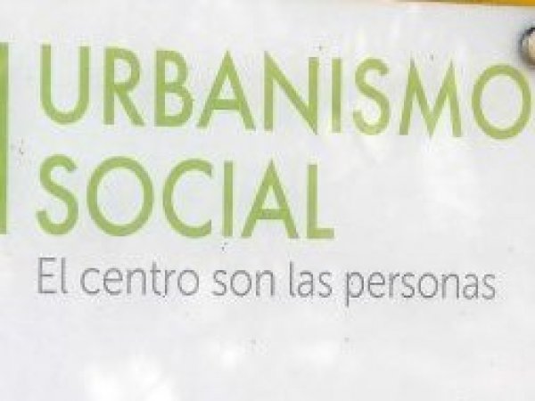 Fundaciones Democracia Viva y Urbanismo Social.