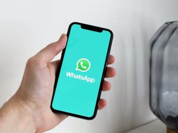 Logo Whatsapp en celular.