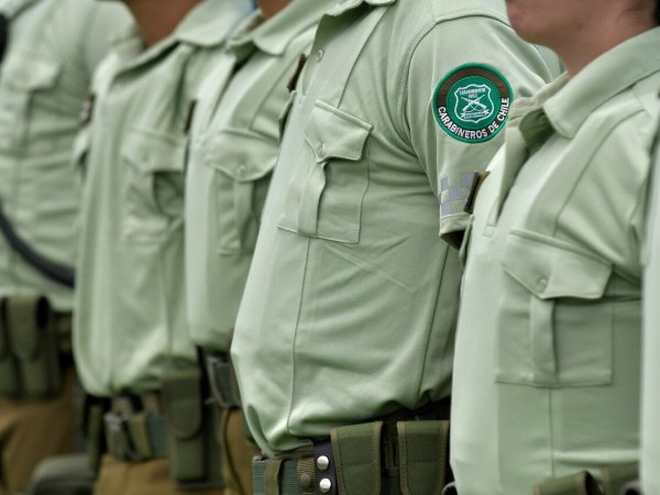 Carabineros uniformados