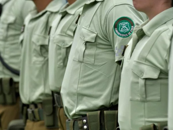 Carabineros uniformados