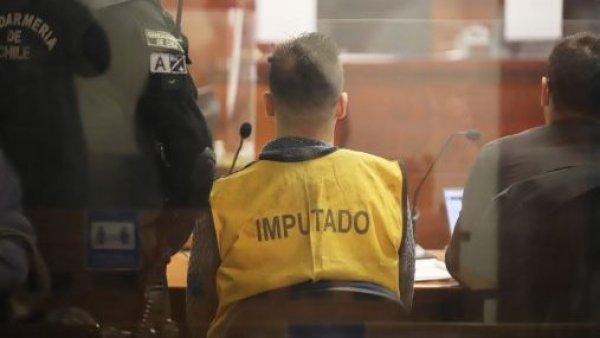 Persona imputada en un tribunal.