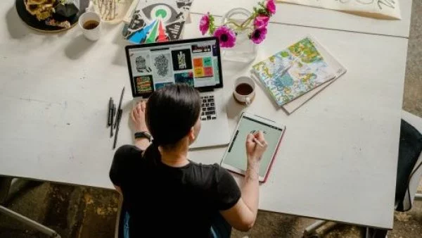 Becas para emprendimientos.