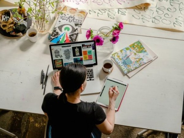 Becas para emprendimientos.