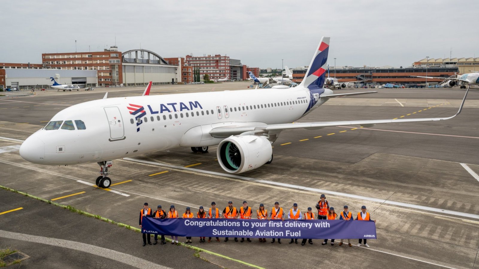 Avión de LATAM con SAF.