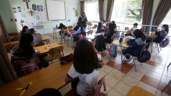 Niños en una sala de clases.