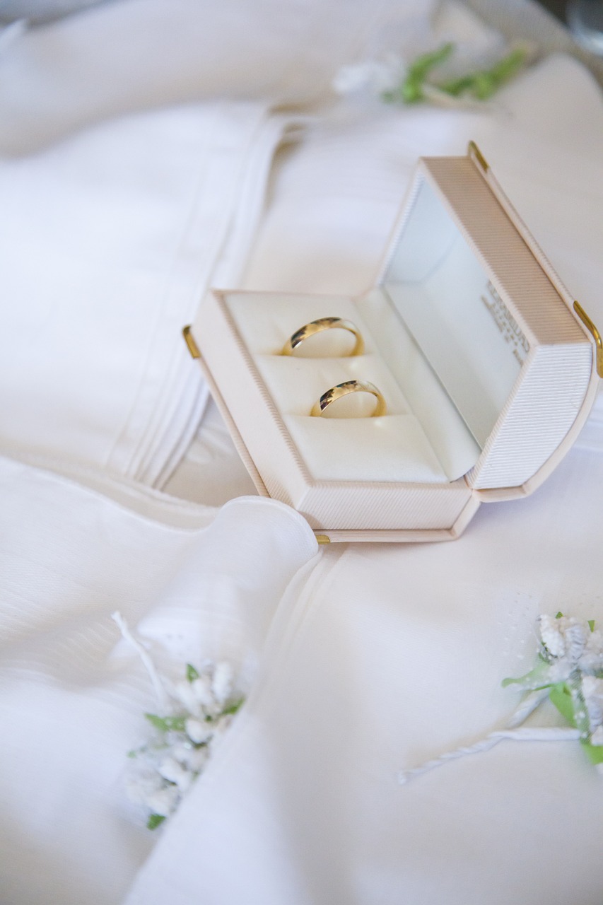 Bodas de Oro. Bonos. Anillos de matrimonio.