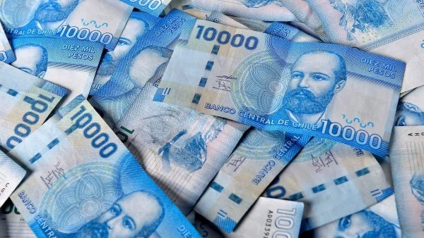 Billetes de 10 mil pesos.