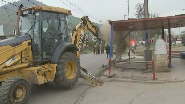 Destrucción mausoleo narco en Renca.