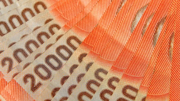 Billetes de 20 mil pesos.