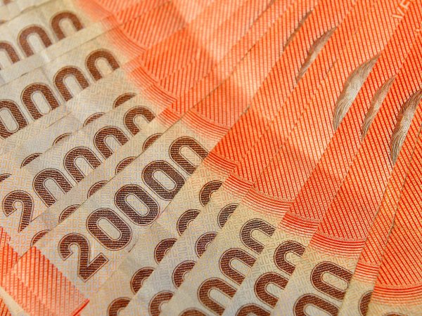 Billetes de 20 mil pesos.