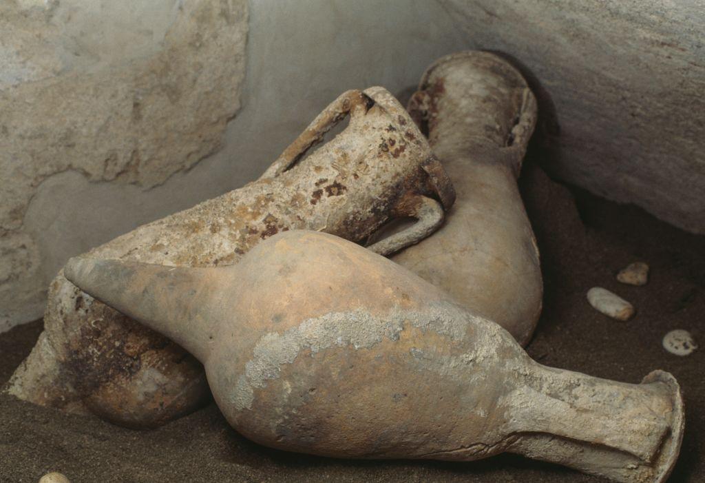Ánforas romanas halladas cerca de la costa de Toscana.