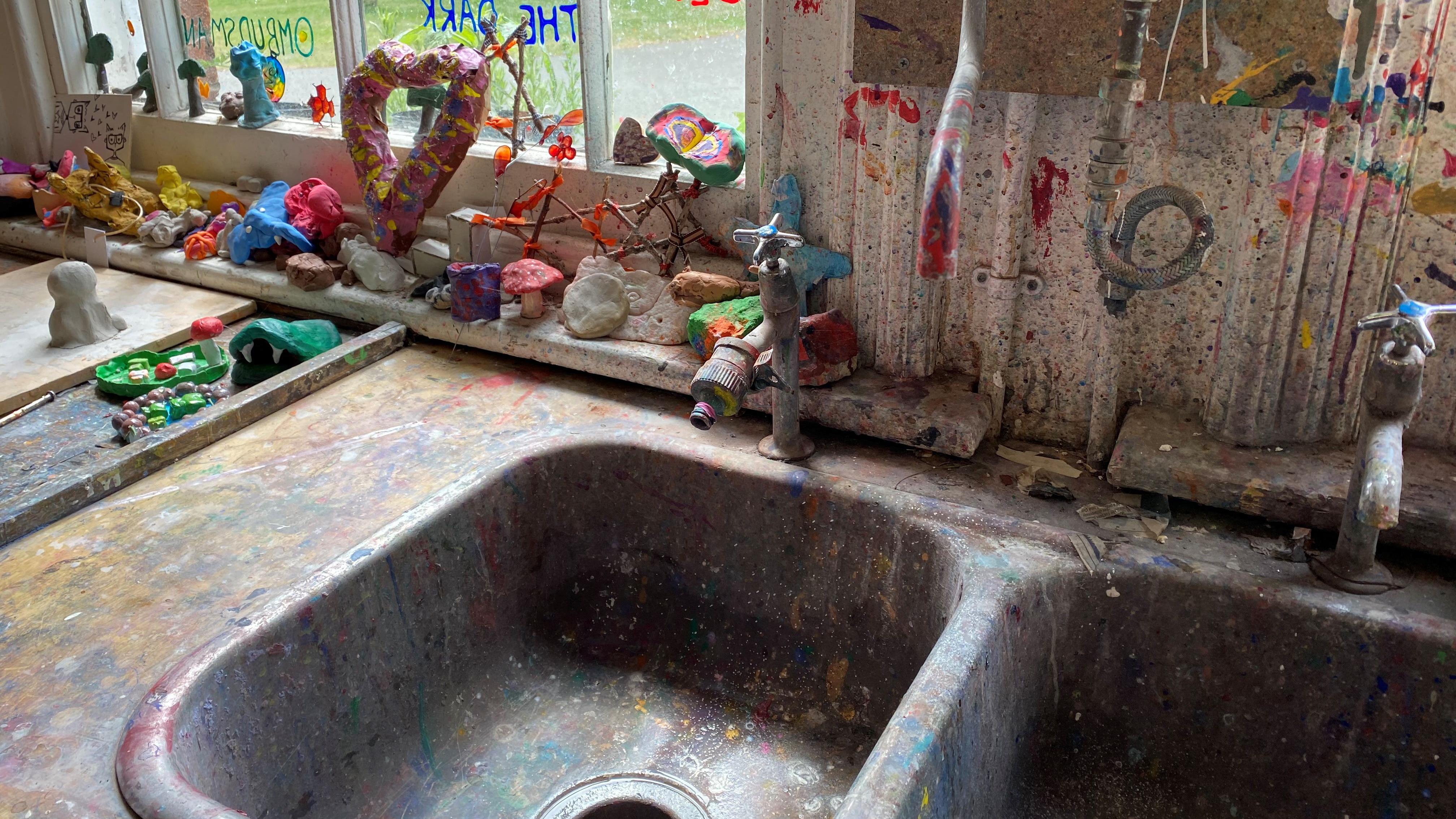 Un detalle del aula de arte.