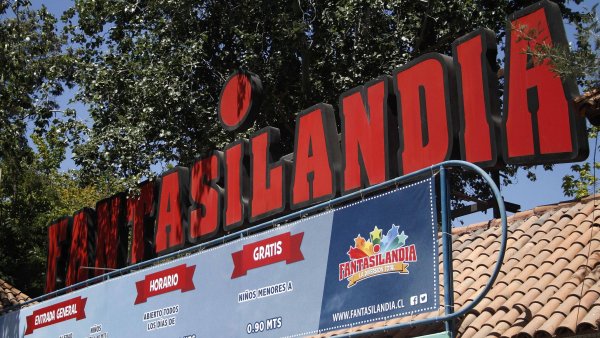 Logo de Fantasilandia.