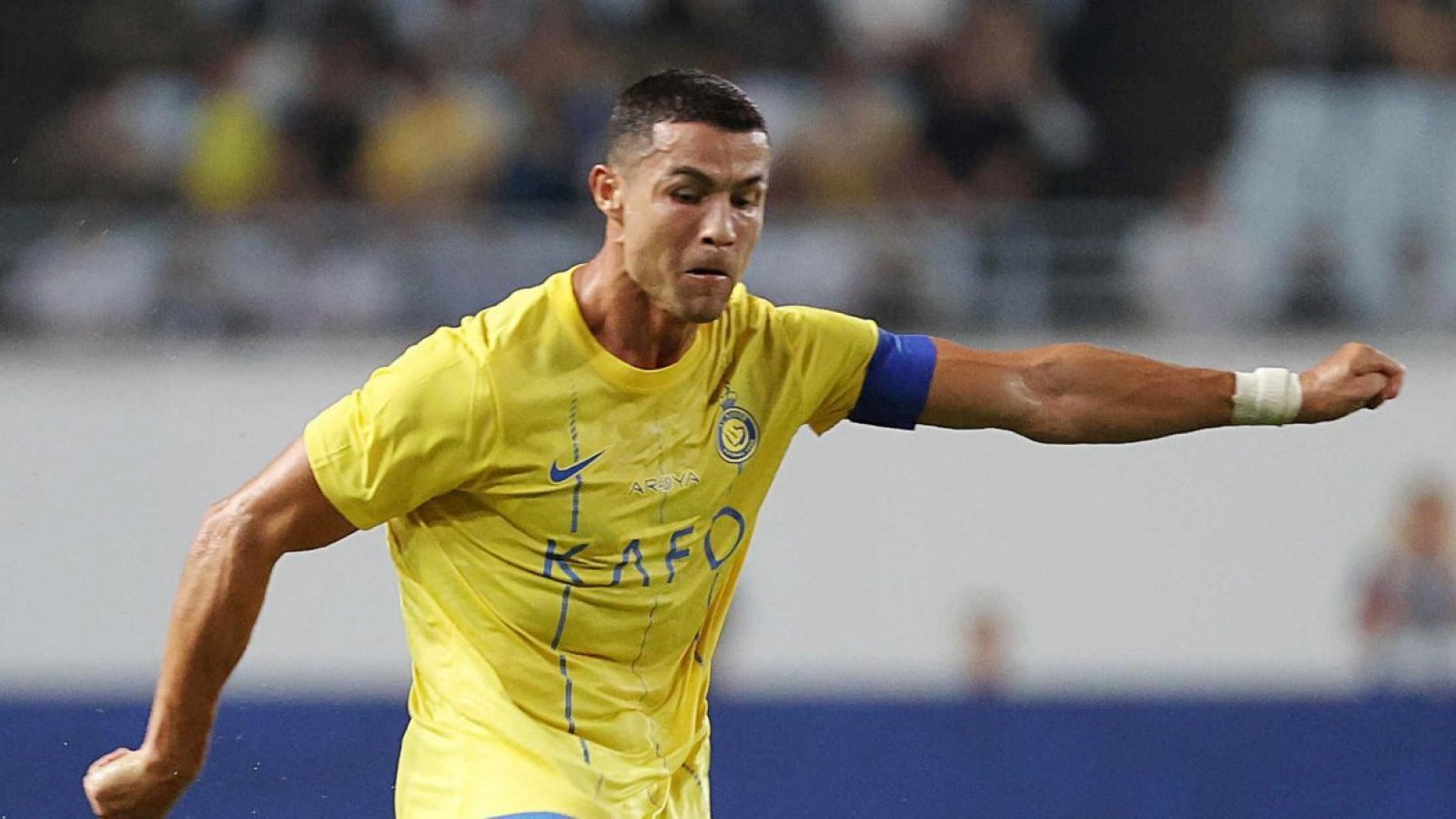 Cristiano Ronaldo defendiendo a Al Nassr