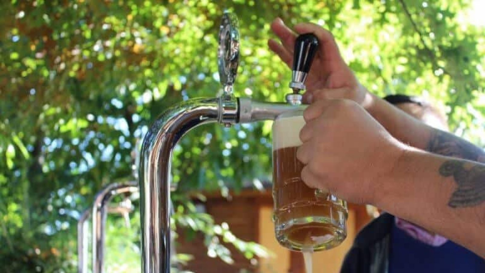 Día de la Cerveza. Máquina de cerveza.