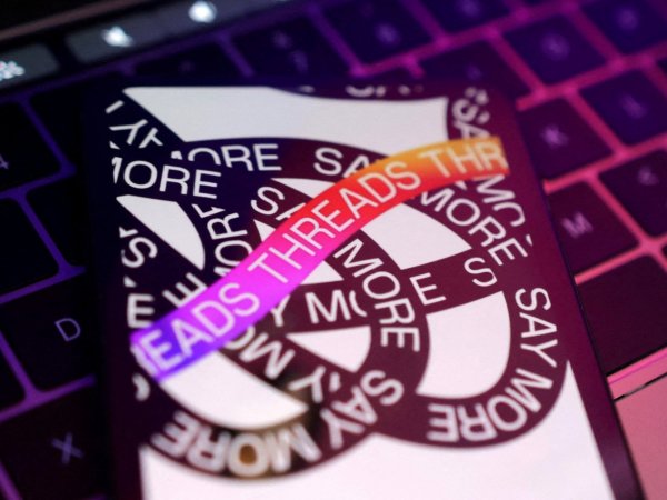 Teléfono con Threads.