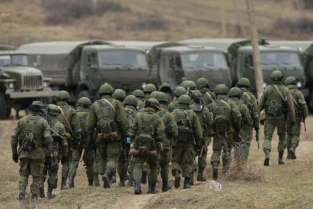 Soldados rusos en Crimea.
