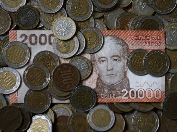 Bonos pendientes y dinero en efectivo.