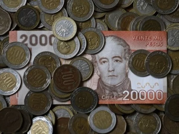 Bonos pendientes y dinero en efectivo.