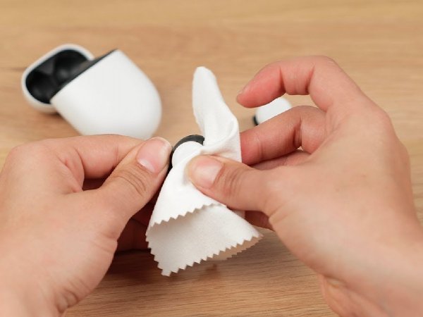 Google recomendará limpiar tus audífonos.