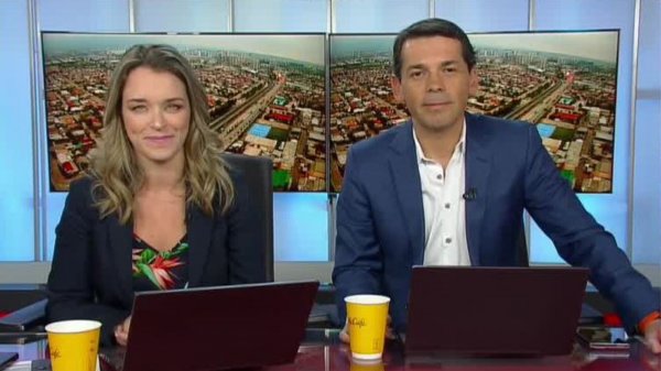 Carla Zunino y Gustavo Huerta presentando 24 AM