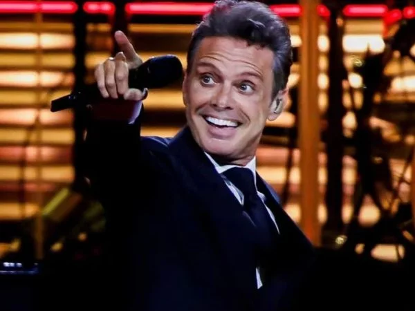 Luis Miguel durante un concierto en Argentina