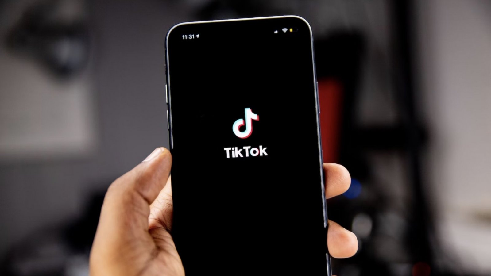 TikTok, teléfono con la app