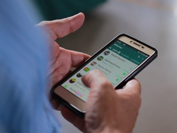 WhatsApp y grupos sin nombre.