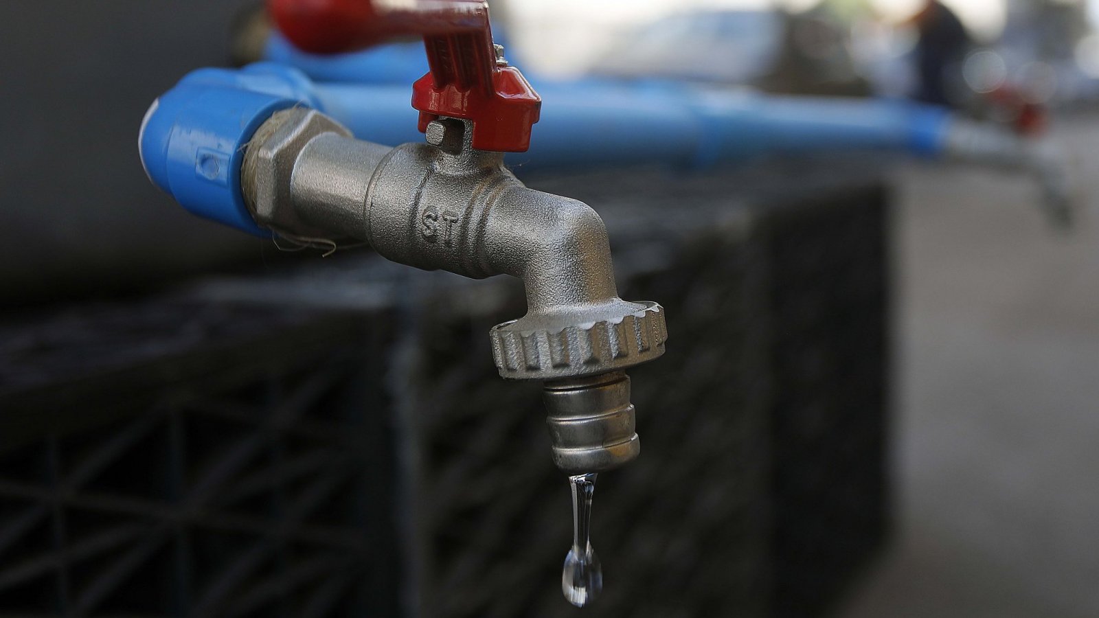 Corte de agua de Aguas Andinas en Las Condes.