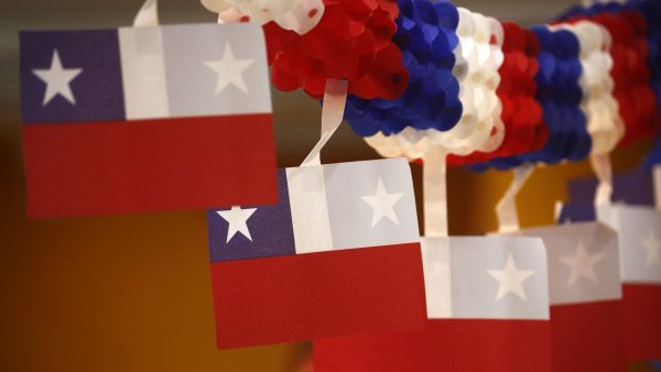 Banderas de Chile. Aguinaldo Fiestas Patrias 2023.