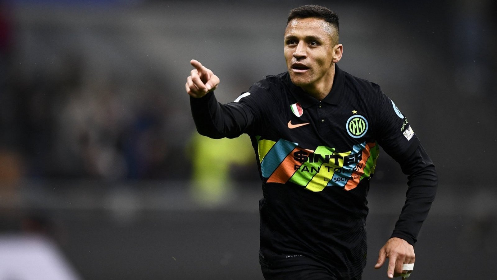 Alexis Sánchez espera para hacer su redebut con el Inter de Milán