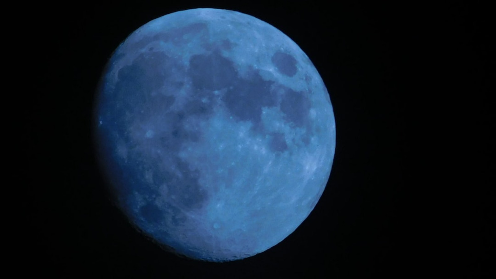 Imagen de una Luna Azul